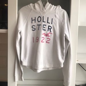 Hollister off-white short hooded top